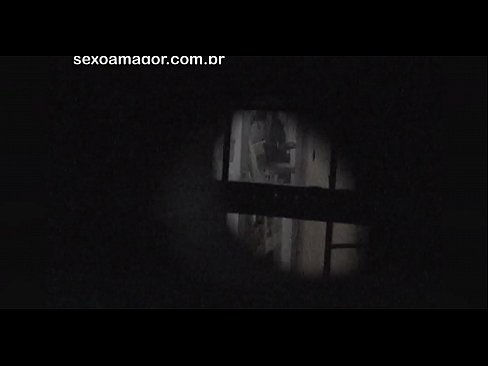 ❤️ Blondýnka se nechá tajně natáčet šmírákem ze sousedství schovaným za dutými cihlami. ❤ Sex video u nás ❌️